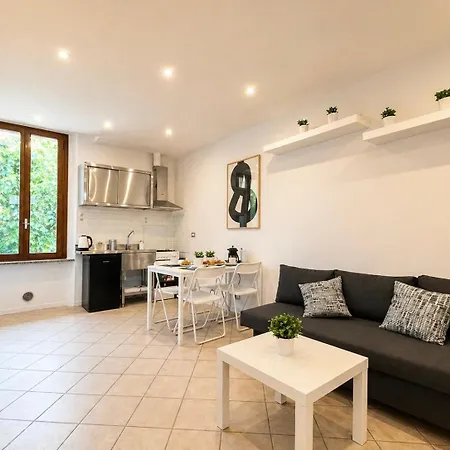 Courtyard - Center דירה